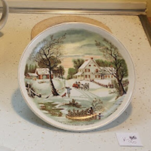 "The Homestead in Winter" Collector Wall Plate by Currier & Ives - Picture 2 of 2